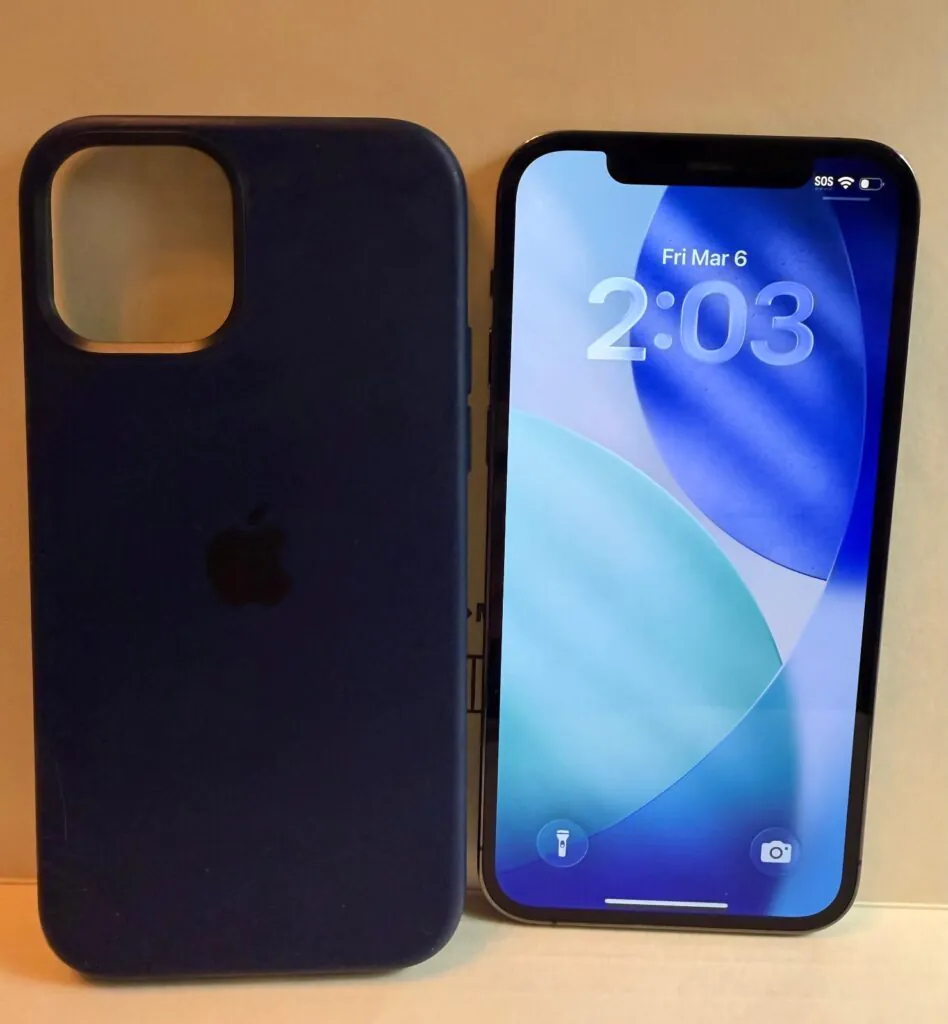 Apple iPhone 12 Pro – 256 GB – Graphite (Unlocked) includes Navy Apple Silicone