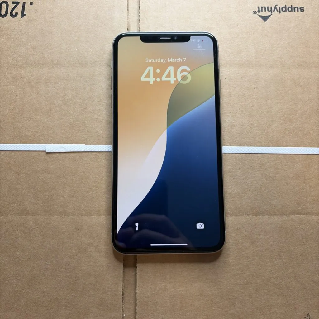 iPhone 11 Pro Max Silver – 64GB – Unlocked – Working