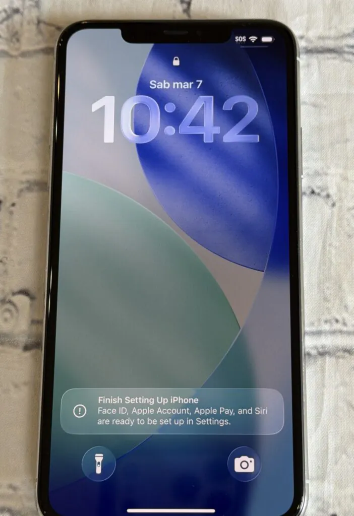 Unlocked Apple iPhone 11 Pro Max 64GB 26.2 NWGG2LL/A Cracked-See Description