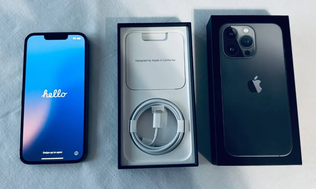 Apple iPhone 13 Pro A2483 MLTW3LL/A 256GB Graphite Unlocked Original Box