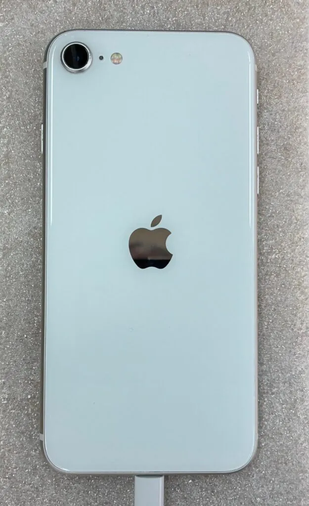 iPhone SE (2020) – [64GB -White -Unlock]**NO HOME BUTTON/NO ACCESS**