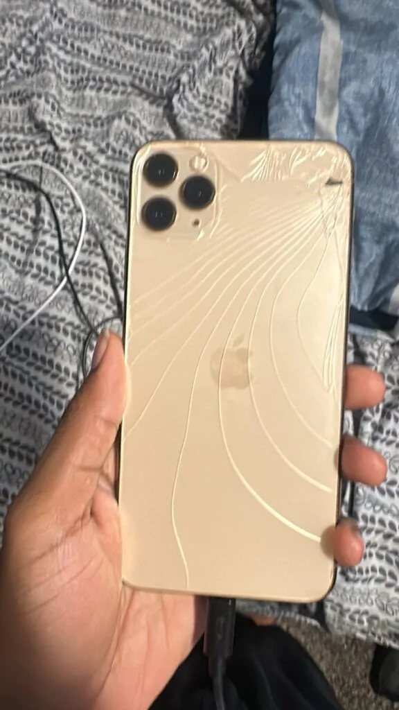 Apple iPhone 11 Pro Max 64 GB Gold Read Desc
