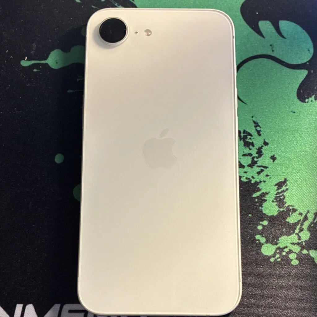 Apple iPhone 16e 128 GB Unlocked (New w/ Box) Color: White