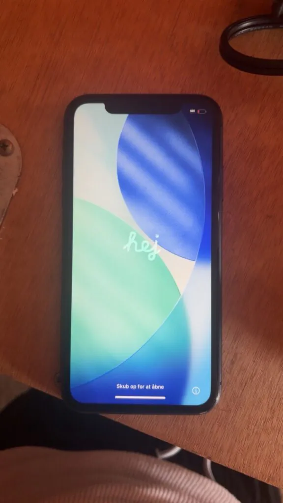 Apple iPhone 11 – 64GB 128GB (Unlocked) Black Red Green – Good Condition