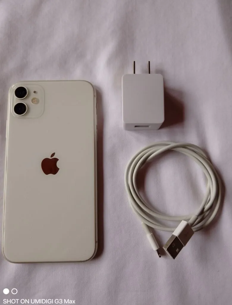 Apple iPhone 11 A2111 64GB  Unlocked Smartphone – Good