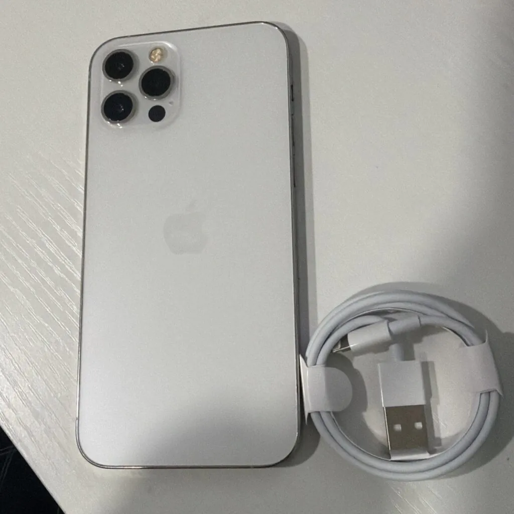 Apple iPhone 12 Pro – 128 GB – Silver (Factory Unlocked) – Smartphone