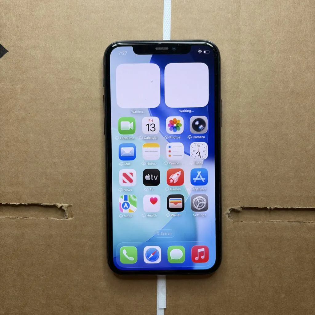 Apple iPhone 11 Pro – 256 GB – Unlocked – Midnight Green