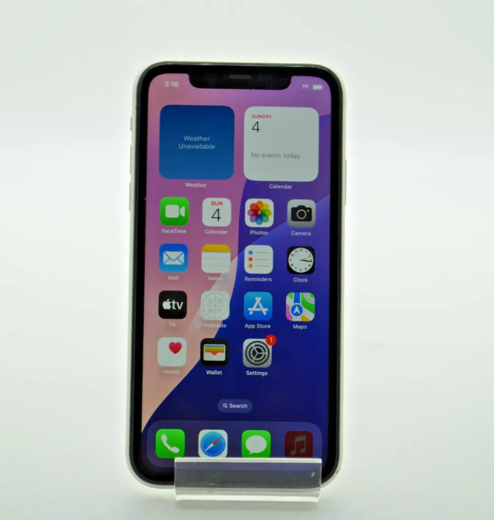 Apple iPhone 11 – 128 GB – White (Unlocked) Smartphone