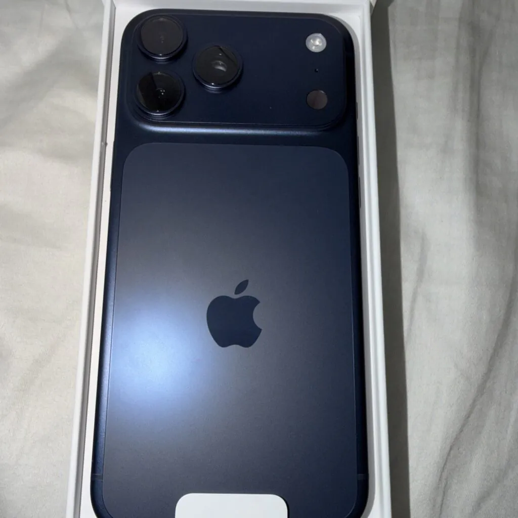 Apple iPhone 17 Pro Max – 256GB -Deep Blue (AT&T) A3257 just open box brand new