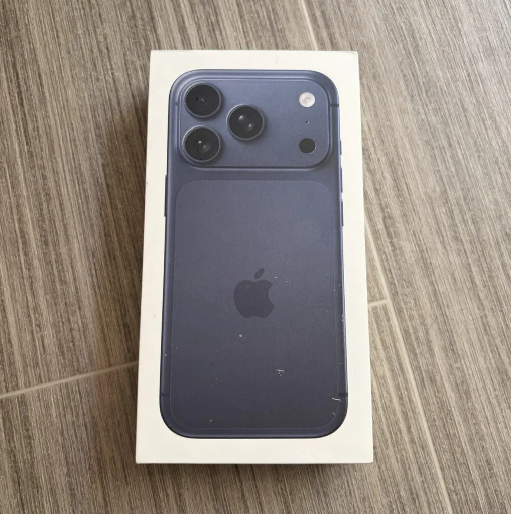 Apple iPhone 17 Pro 256GB Deep Blue A3256 eSIM MPN MG7M4LL/A 20MP+