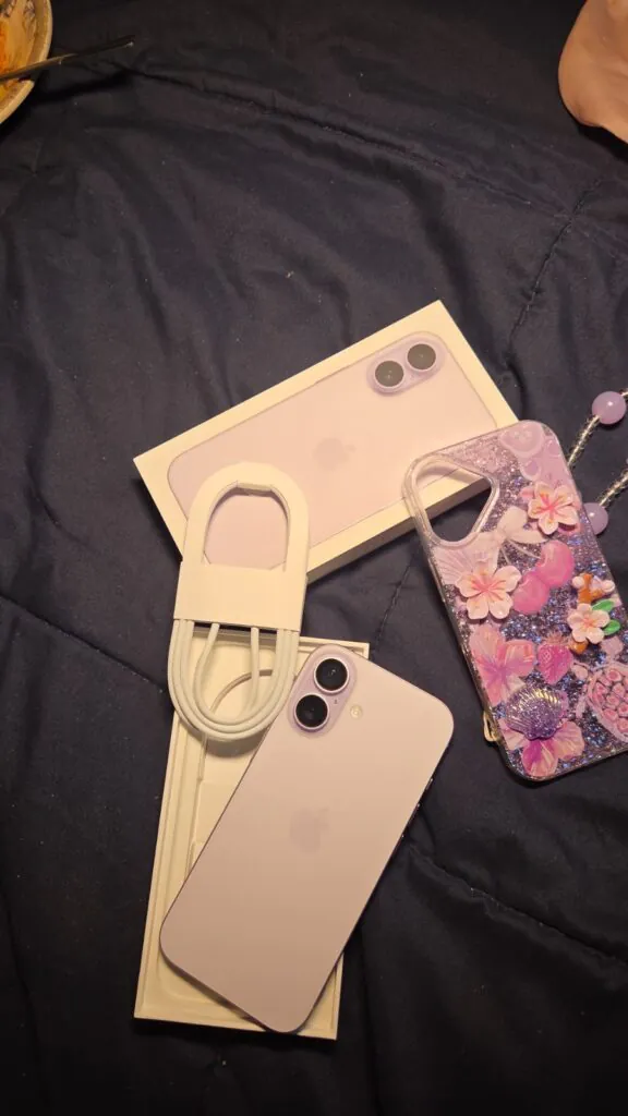 Apple iPhone 17 – 256 GB – Lavender (Unlocked)