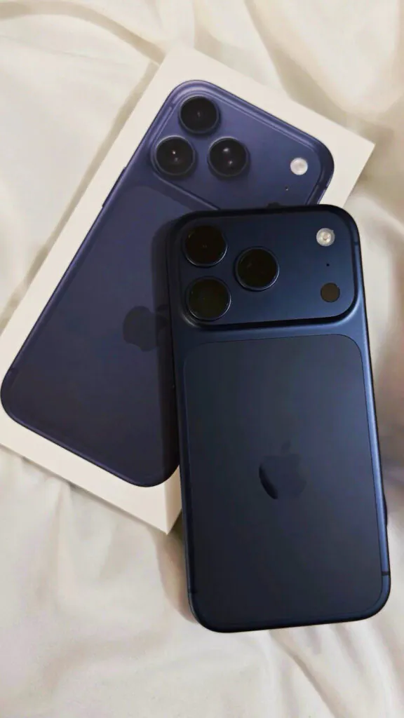 Apple iPhone 17 512GB Blue Bar Smartphone 48MP Camera (Open Box)