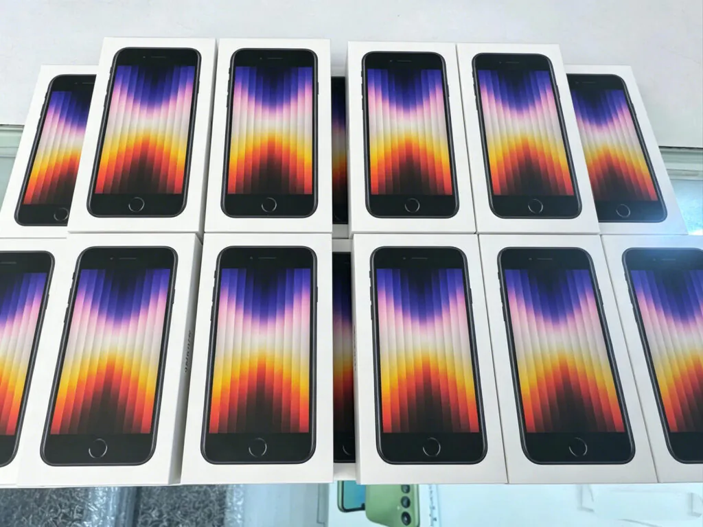 Brand New Sealed Apple iPhone SE 2022 3rd gen 64/128/256GB unlocked All Carriers