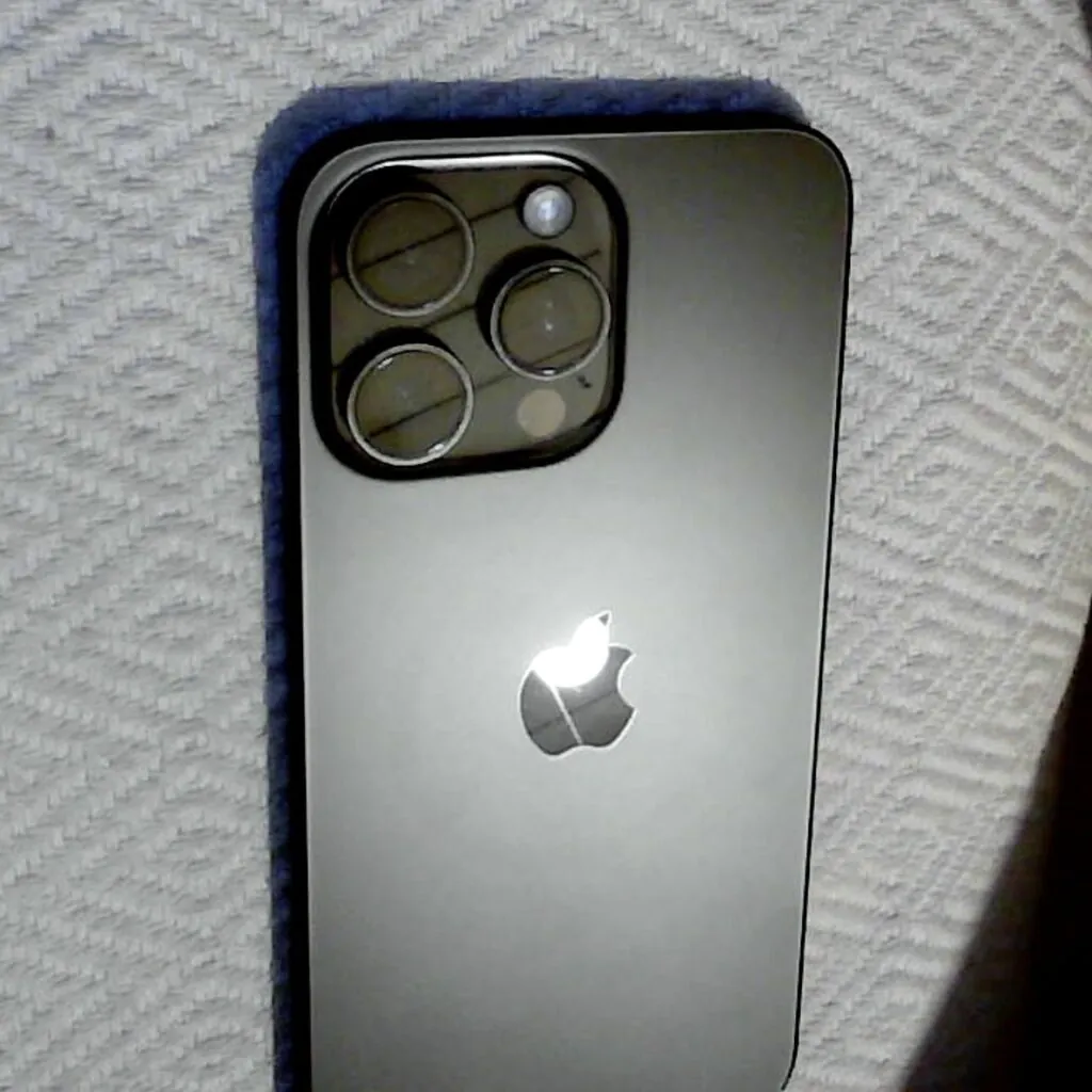 Apple iPhone 15 Pro Max 1TB A17 Pro 48MP 5G Locked Black