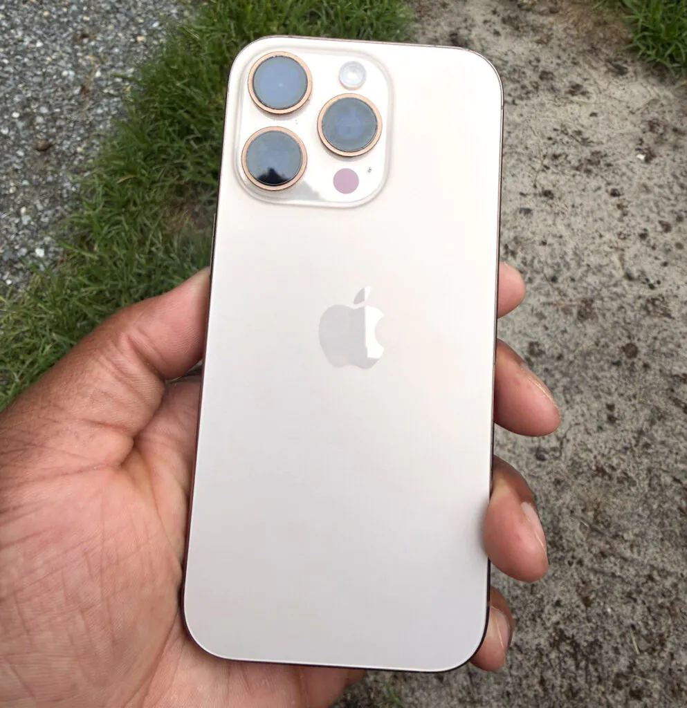 Apple iPhone 16 Pro 128GB Gold 6.3″ 48MP Boost Mobile Locked