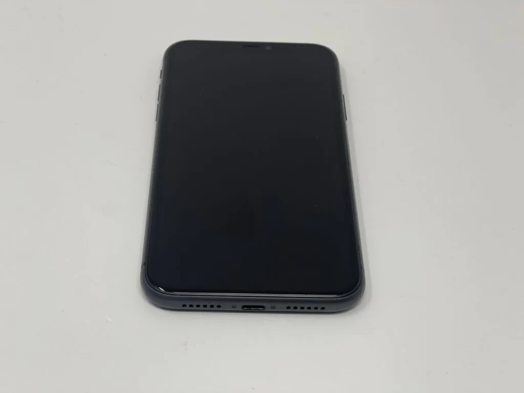 Apple iPhone 11 128GB Unlocked Black A2111 MWLE2LL/A Good