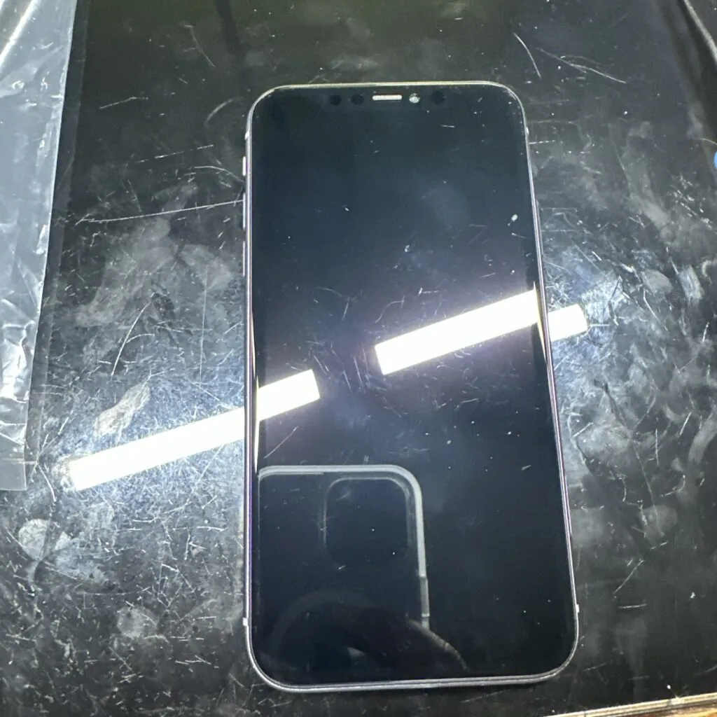 Apple iPhone 11 – 64 GB – Purple (Unlocked)