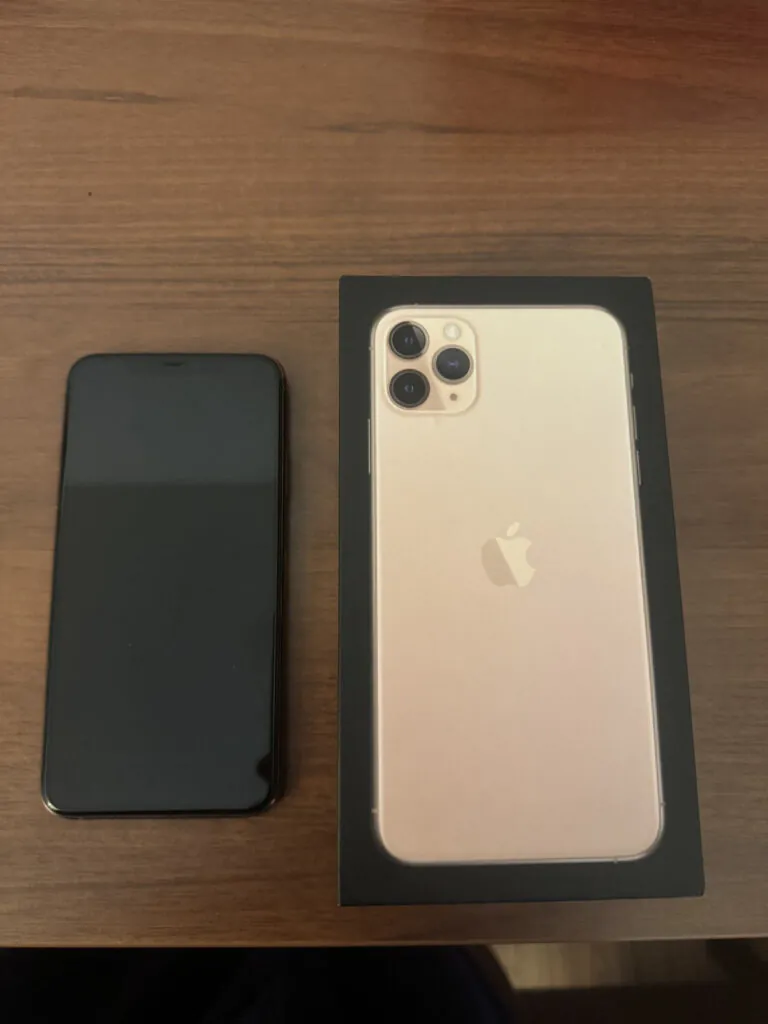 Apple iPhone 11  Pro Max – 64 GB – Gold Factory Unlocked + Original Box