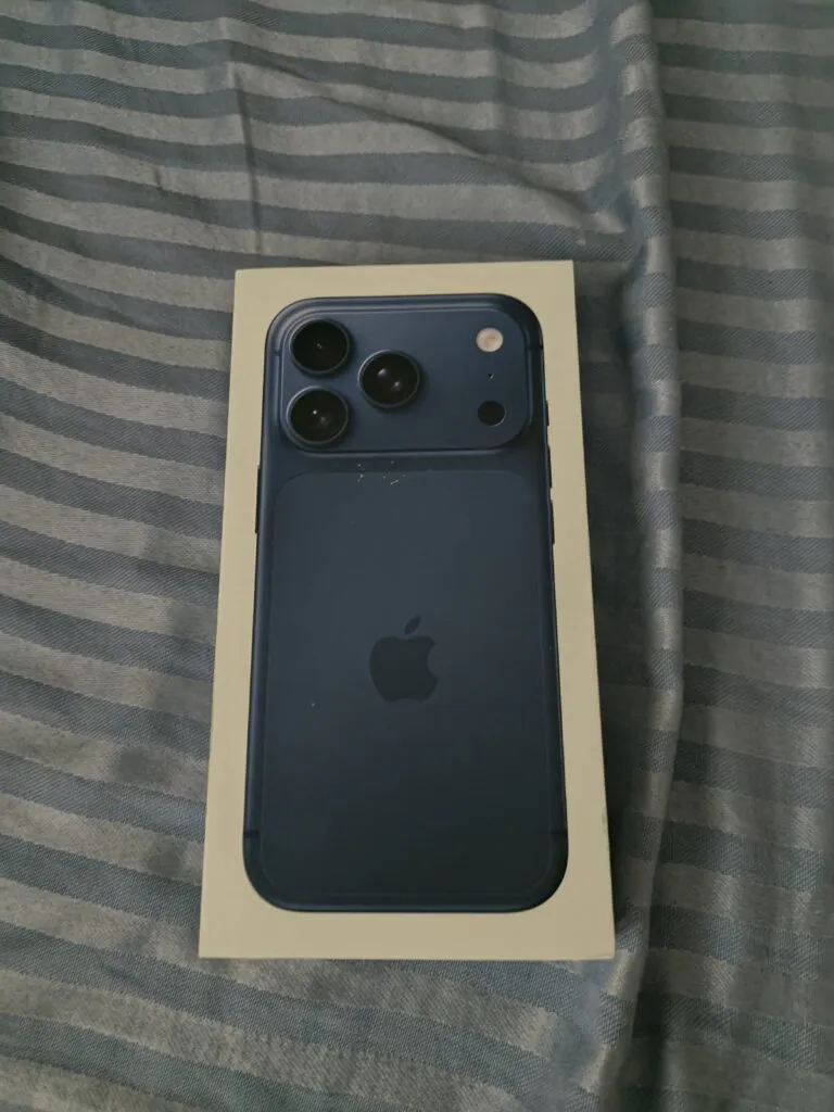 Apple iPhone 17 Pro 256 GB Deep Blue (T-Mobile)