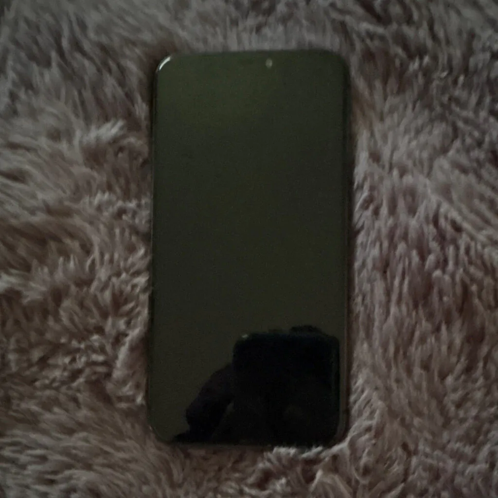 Apple iPhone 11 64GB Black Unlocked iOS Smartphone Slate Style
