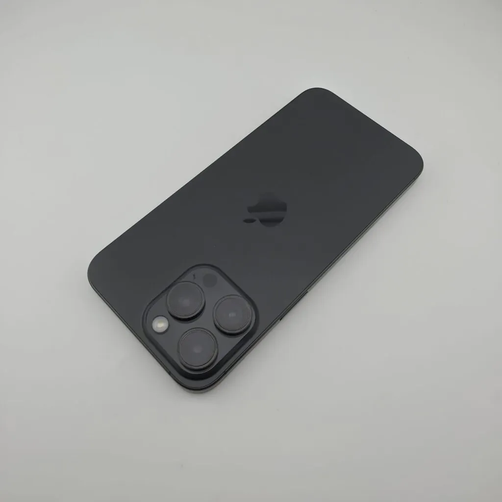 Apple iPhone 15 Pro Max – 256 GB – Black Titanium (Unlocked)