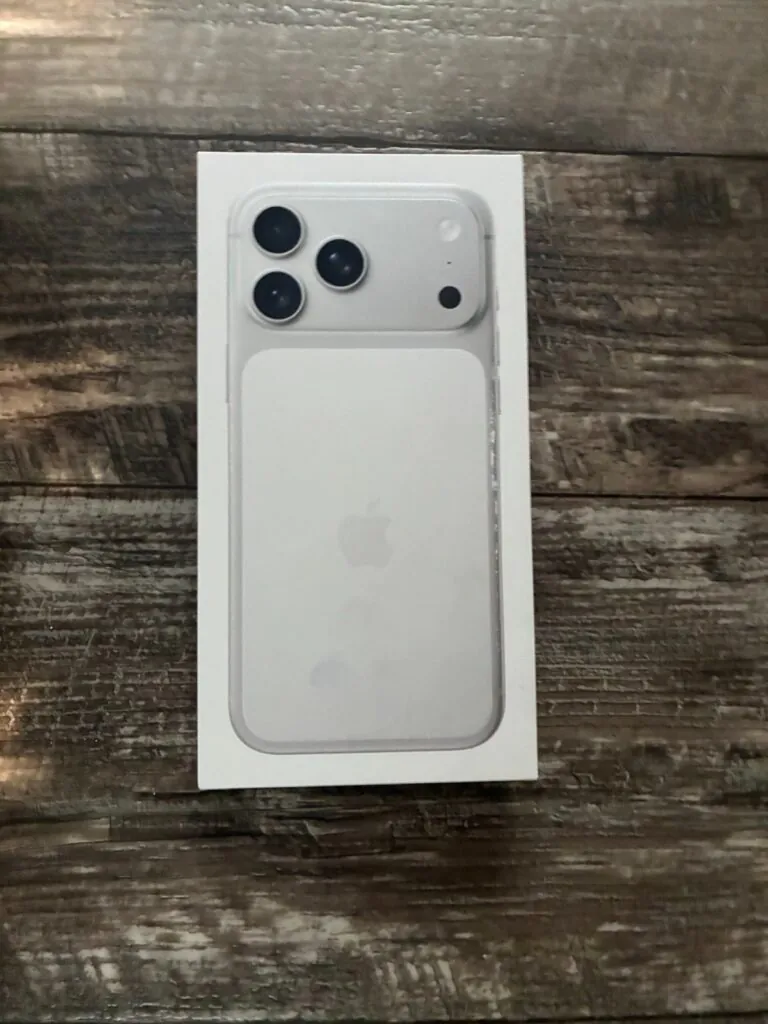 Apple iPhone 17 Pro Max – 256 GB – Silver (AT&T)Carrier Locked