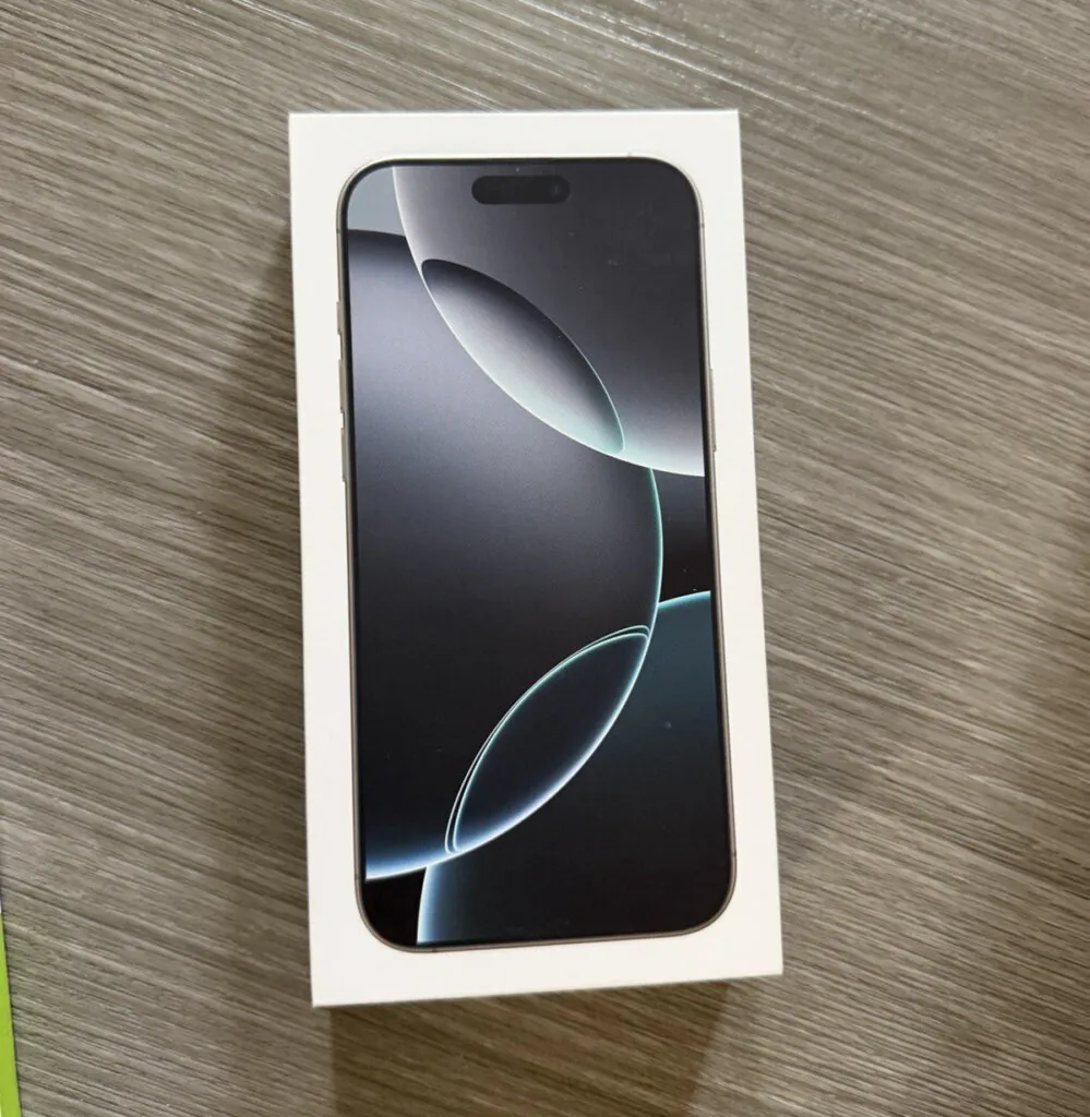 iPhone 16 Pro Max (Carrier Unlocked)
