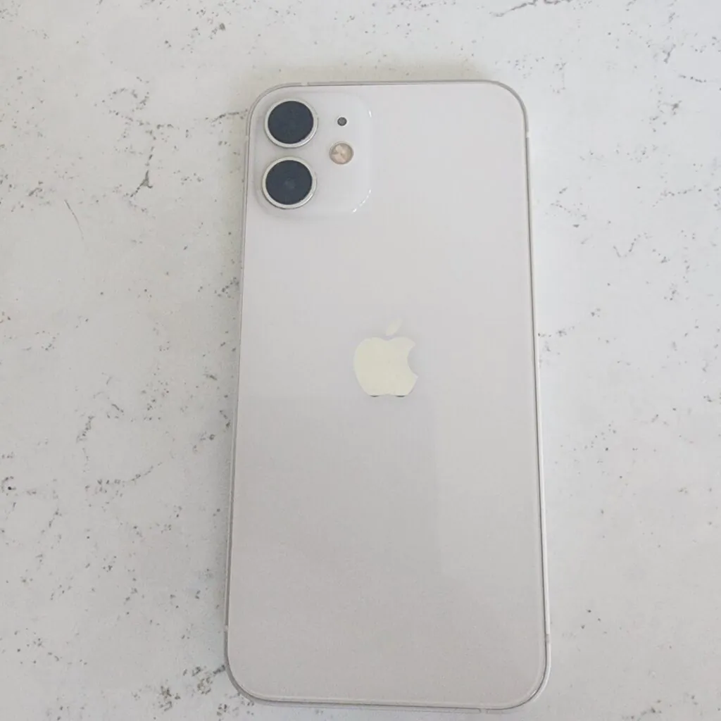 Apple iPhone 12 mini – 64 GB – White (Unlocked) Clean Esn