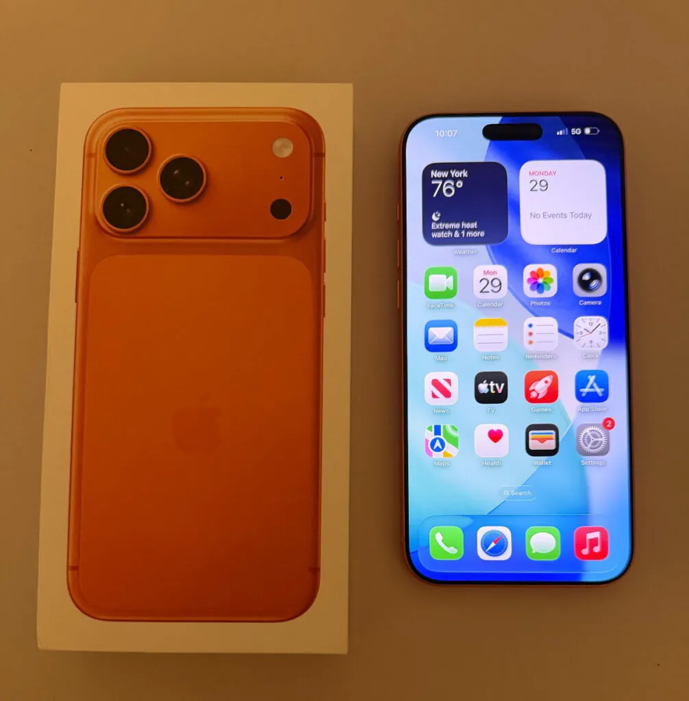 Apple iPhone 17 Pro Max MFXH4LL/A – 256GB – Cosmic Orange (VERIZON) – READ BELOW
