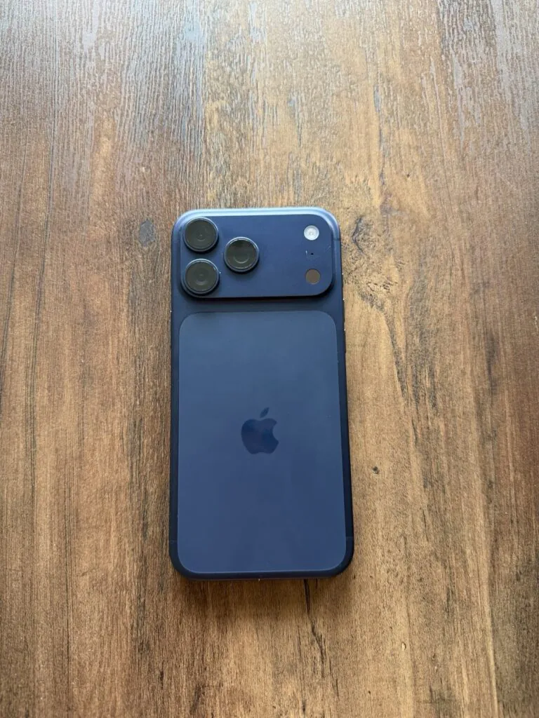 Apple iPhone 17 Pro Max – 256GB (CRICKET ONLY) Excellent