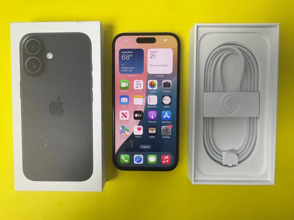 Apple iPhone 16 – 128GB – Black (T-Mobile) – Excellent Condition with Box
