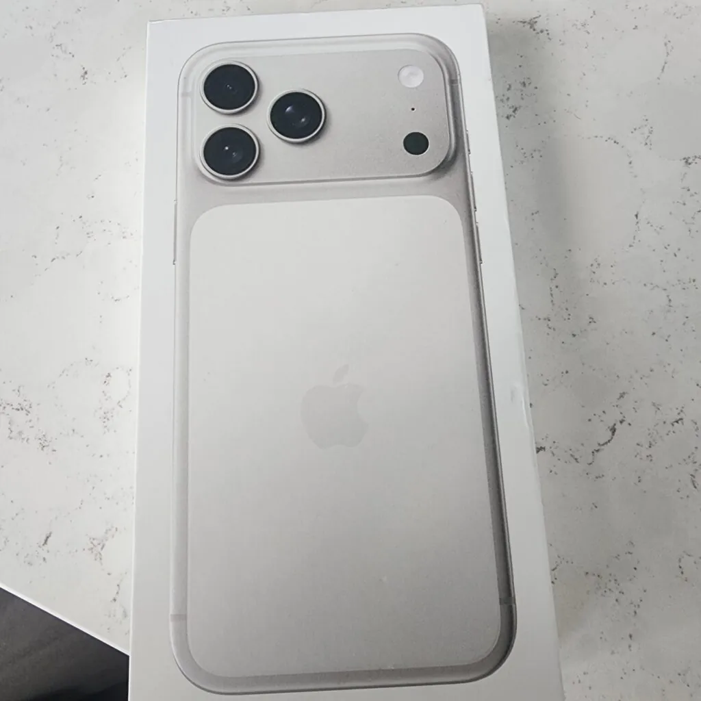 Apple iPhone 17 Pro Max – 256 GB – Silver (AT&T) Esn Check