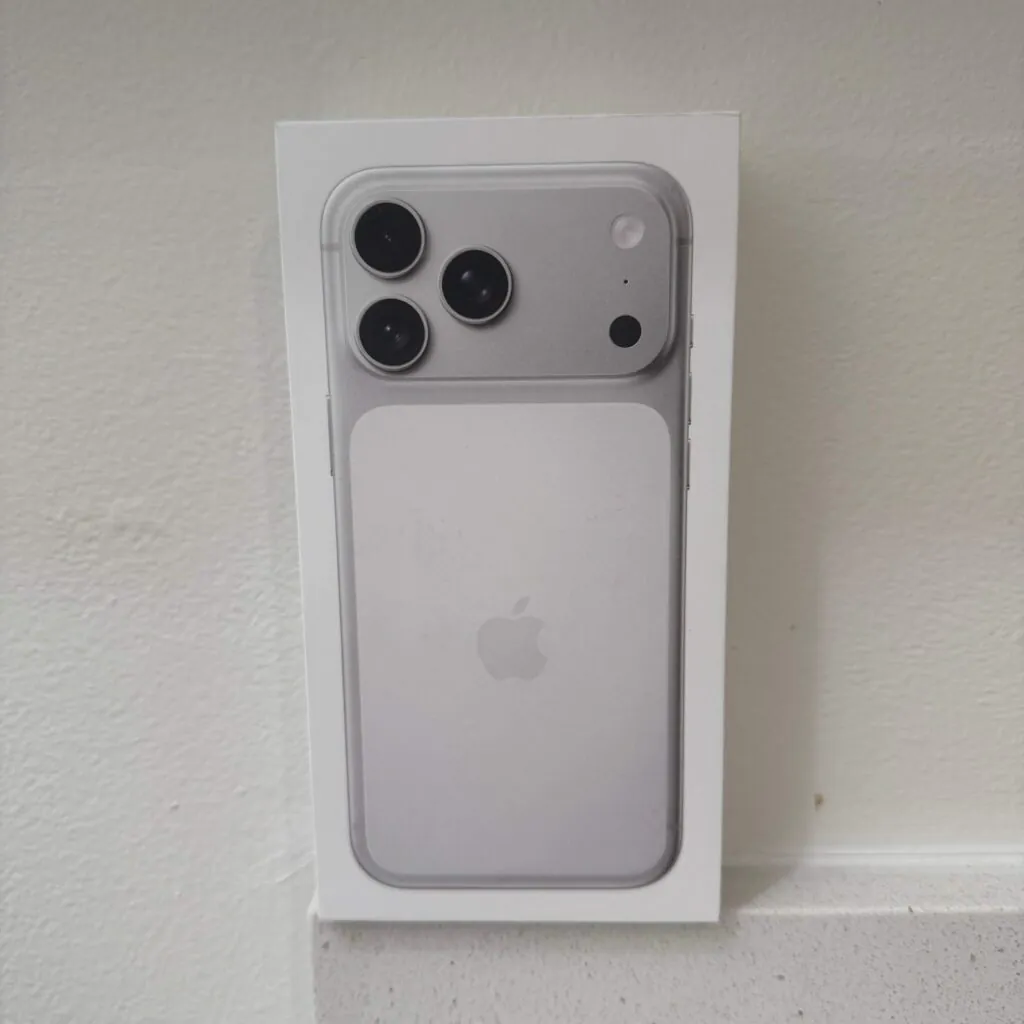 NEW Unlocked Apple iPhone 17 Pro Max 256GB Silver New In Box Clean IMEI