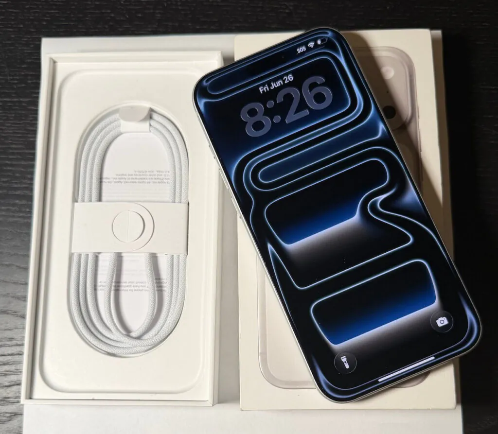 Apple iPhone 17 Pro Max – 1TB – Silver (Verizon) MINT CONDITION!