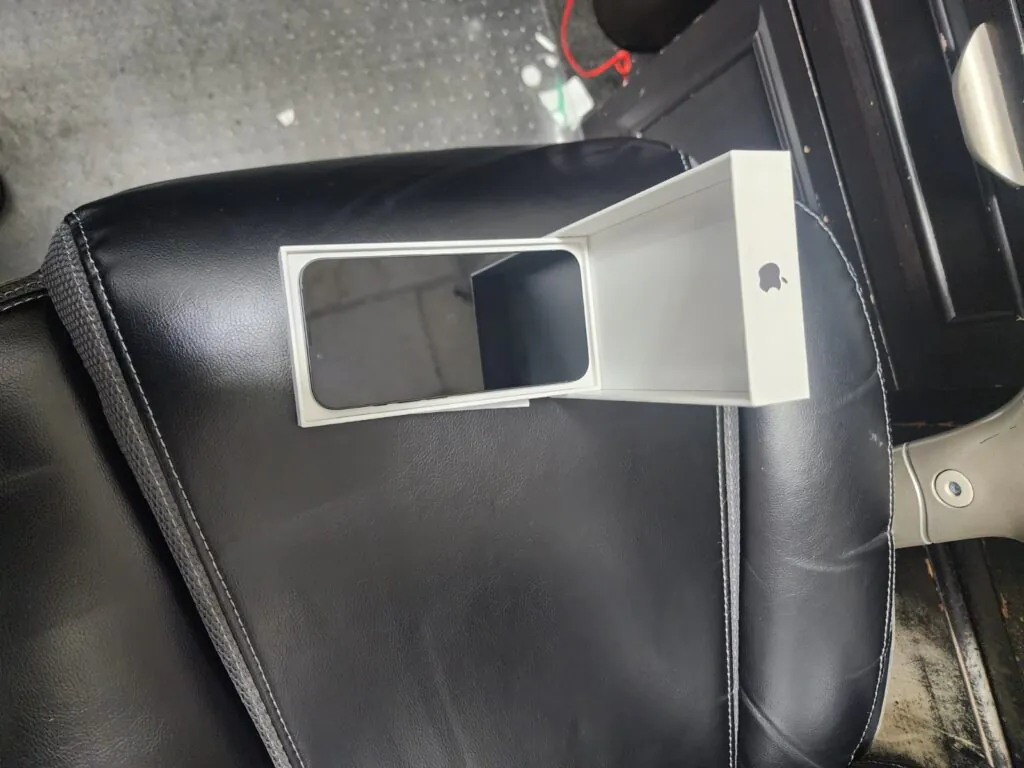 IPhone 16E 128gb NEWS (Boost Mobile ONLY)FREEE Gifts !!!BlackOnly