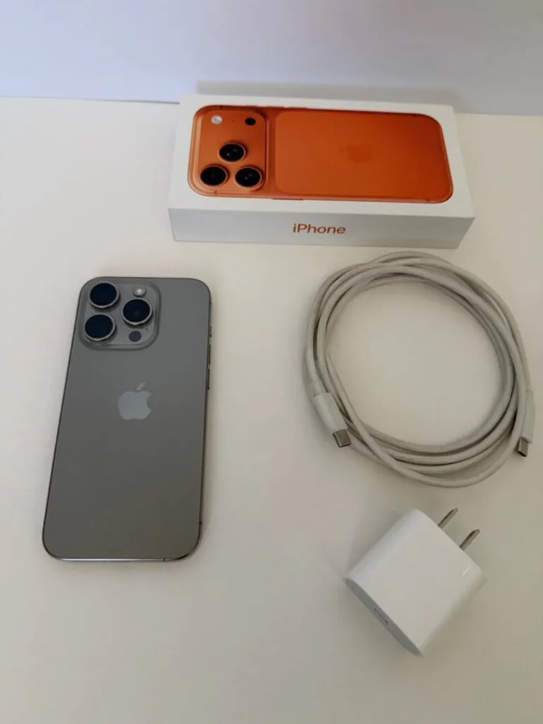Apple iPhone 15 Pro – 256 GB – Natural Titanium (T-Mobile)