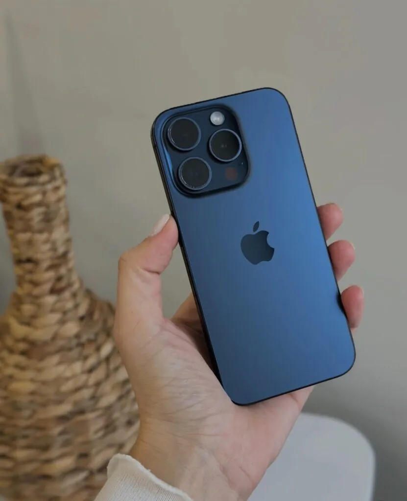 Apple iPhone 15 Pro – 256 GB – Blue Titanium (Unlocked)