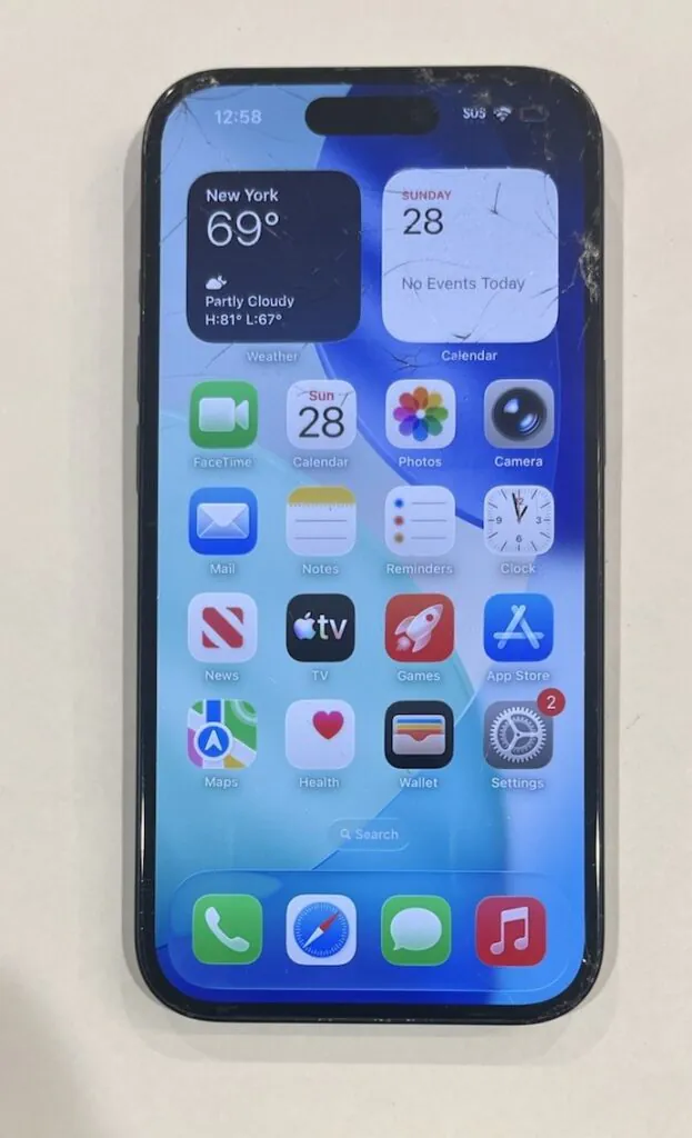 iPhone 15 256 unlocked Black *READ