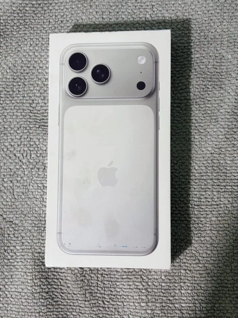 Apple iPhone 17 Pro Max 256gb Silver NEW Factory Sealed AT&T Locked FREE SHIP