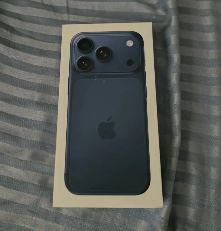 Apple iPhone 17 Pro Max 256GB Blue (T-Mobile) iOS