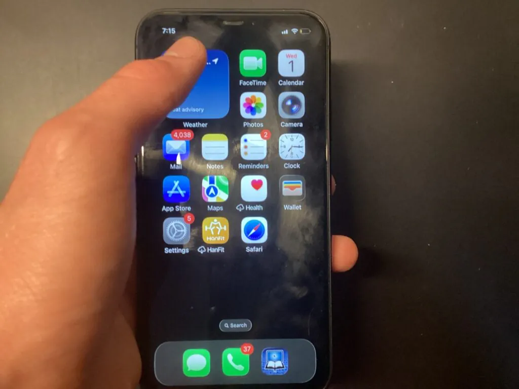 Apple iPhone 11 – 64 GB – Black (Unlocked), Great Condition