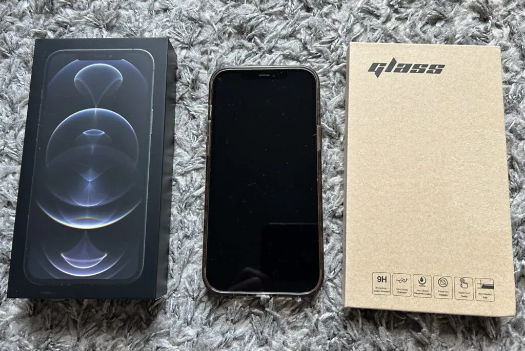 Apple iPhone 12 Pro Max, 128 GB, Graphite Unlocked, Used w/ Box and Extras NICE!