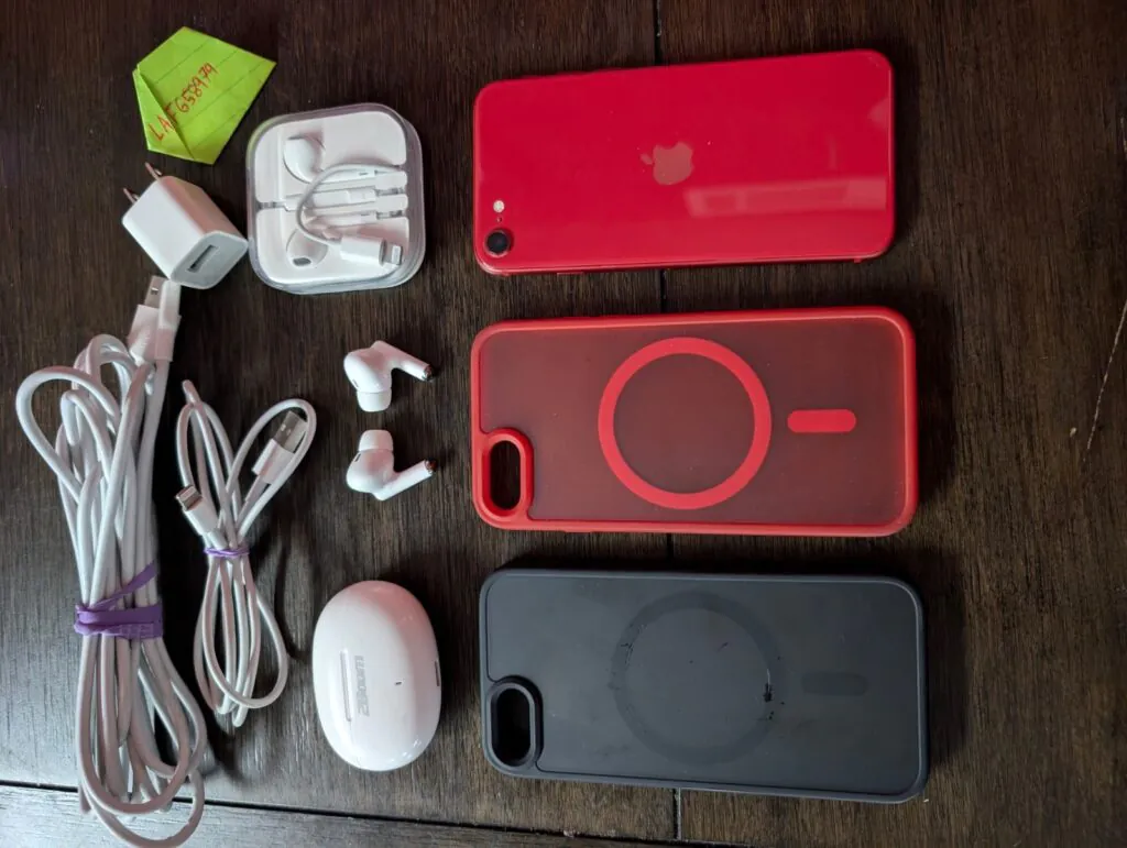 Apple iPhone SE (2020) – 256 GB -Red (Unlocked)