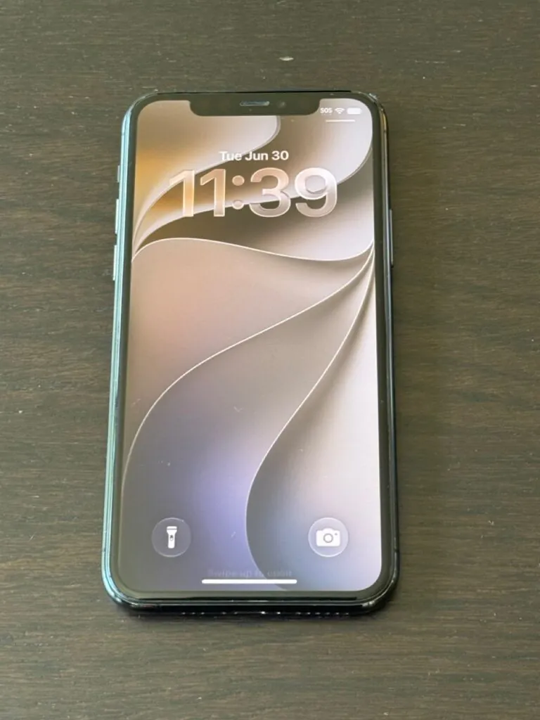 Apple iPhone 11 Pro – 64 GB – Space Gray (AT&T)