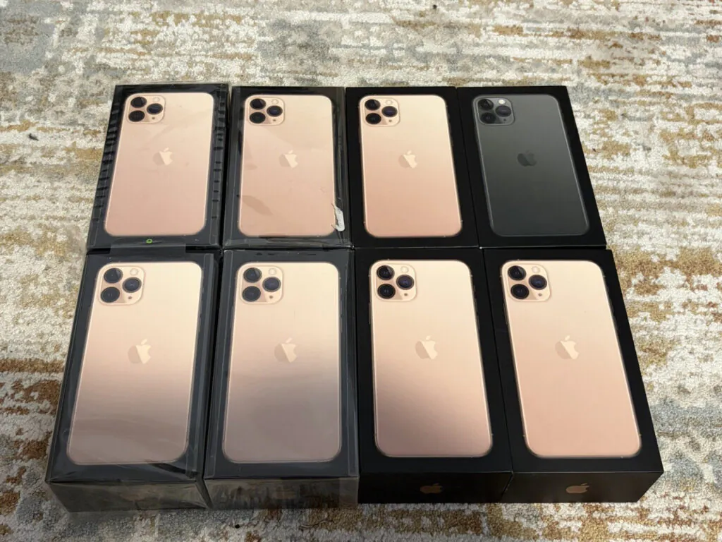 LOT OF 8 – NEW Apple iPhone 11 Pro (A2160) – Cricket – 64GB – READ