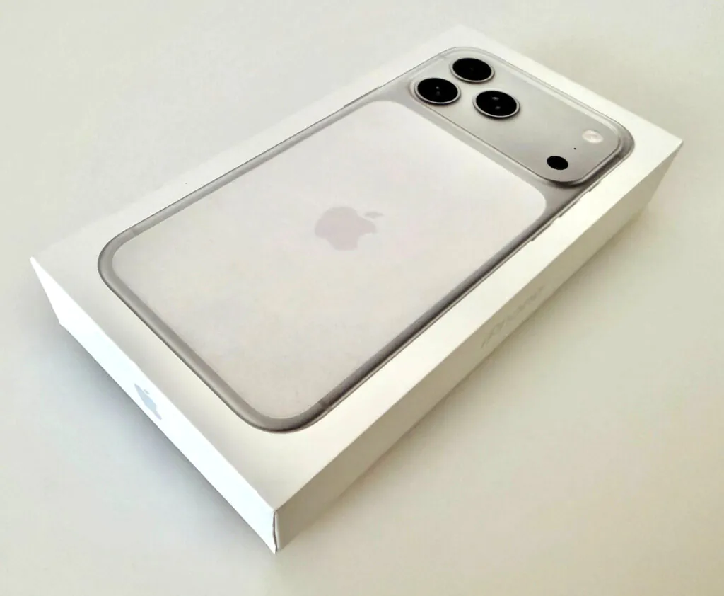 Apple iPhone 17 Pro Max | 256GB | Silver | Factory Unlocked | *SEALED*