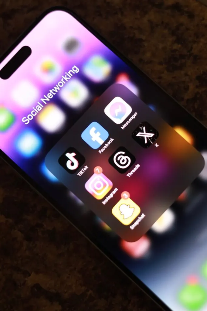 Apple iPhone 14 Pro Max  with Tiktok & Capcut