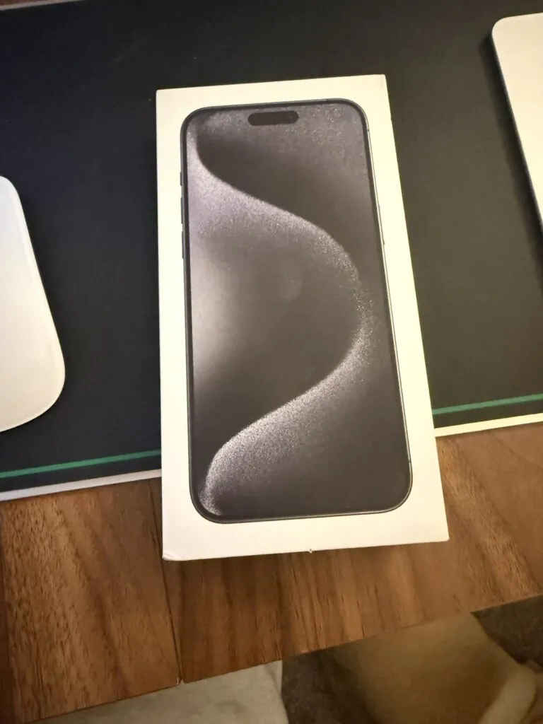 Apple iPhone 15 Pro Max – 256 GB – Black Titanium (Unlocked)