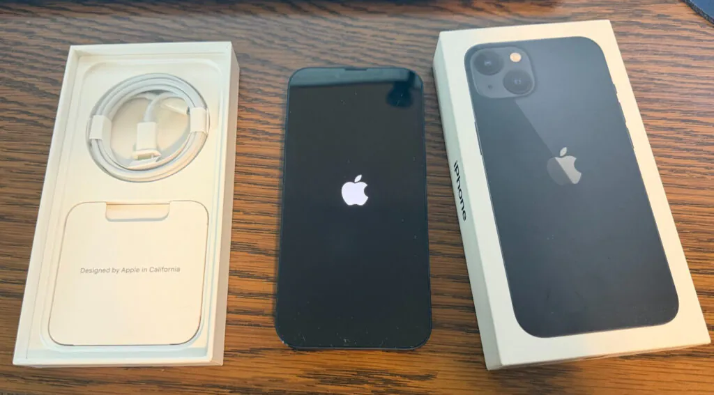 Apple iPhone 13 Gen 128GB A2482 Verizon MLA233LL/A with orignal box
