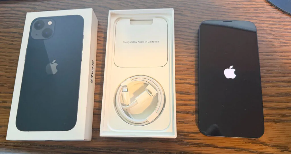 Apple iPhone 13 Gen 128GB A2482 Verizon MLA233LL/A with orignal box